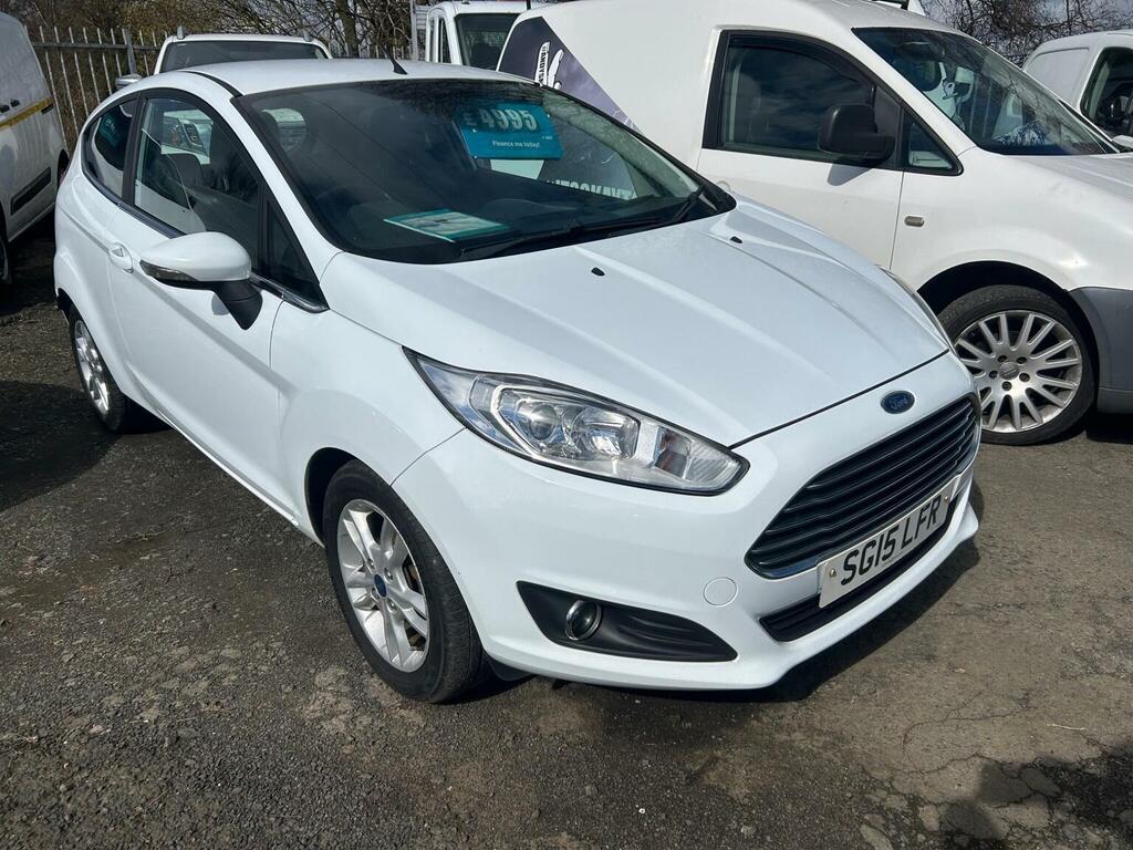 Ford Fiesta Hatchback 1.25 Zetec Euro 6 201515 White