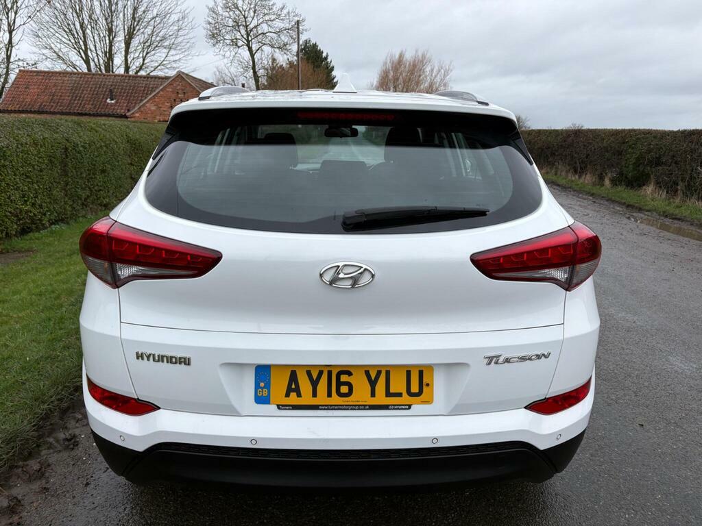 Hyundai Tucson 1.7 Crdi Blue Drive Se Nav Euro 6 S S AY16YLU White #5