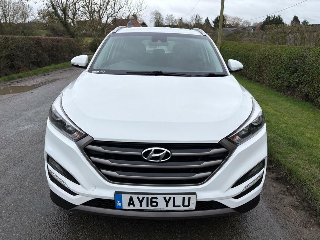 Hyundai Tucson 1.7 Crdi Blue Drive Se Nav Euro 6 S S AY16YLU White #2
