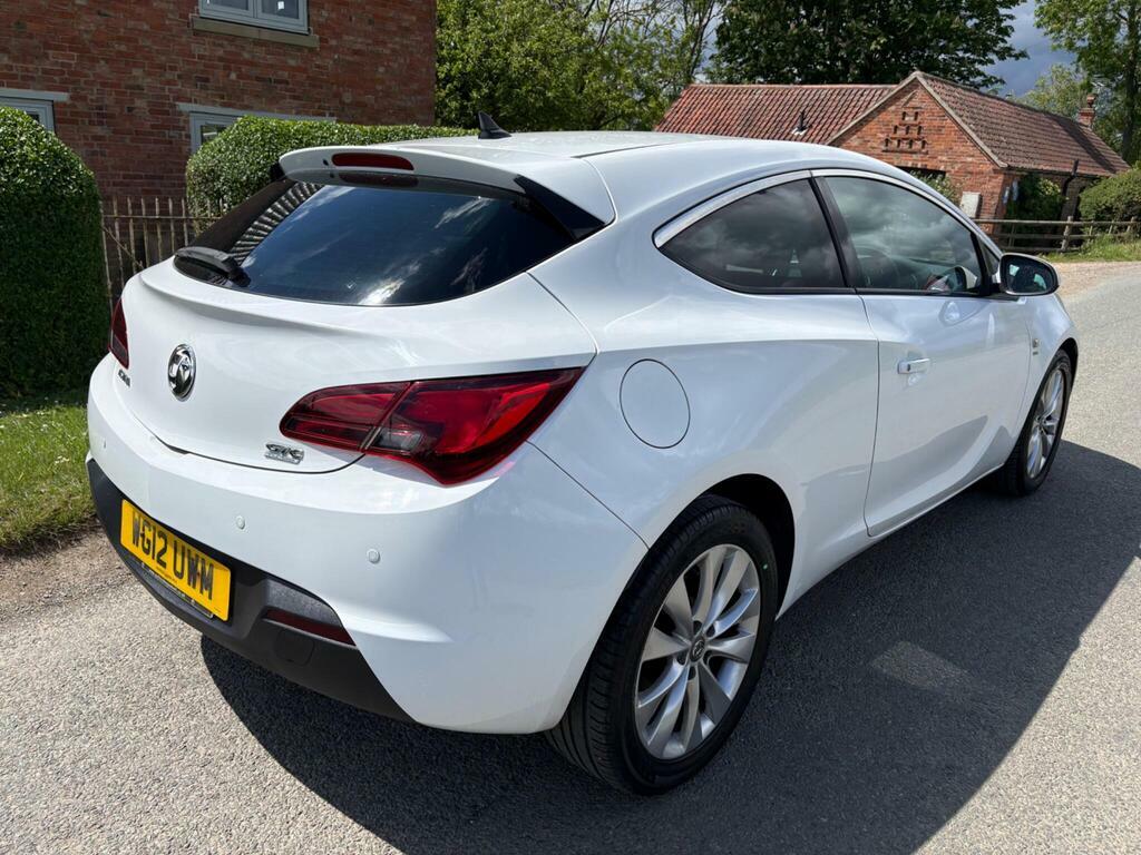 Vauxhall Astra GTC 1.4T Sri Euro 5 S S WG12UWM White #6