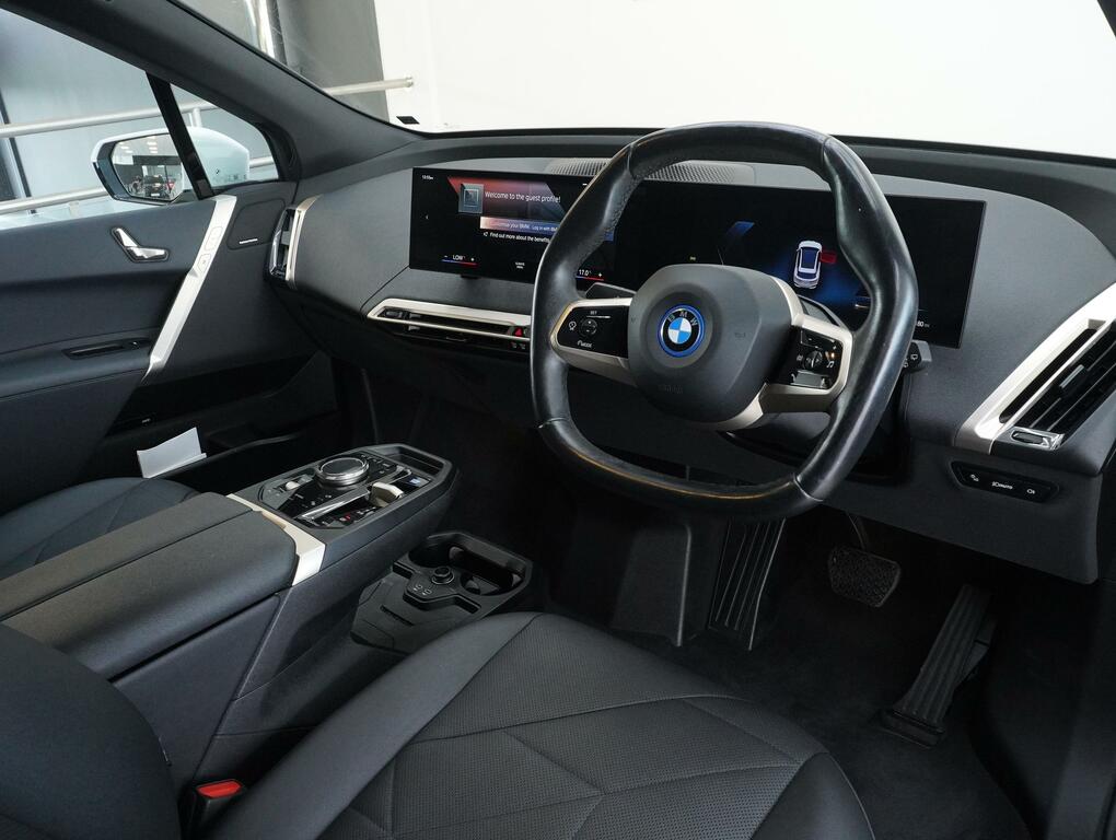 BMW iX 40 76.6Kwh M Sport Edition Suv X White #3