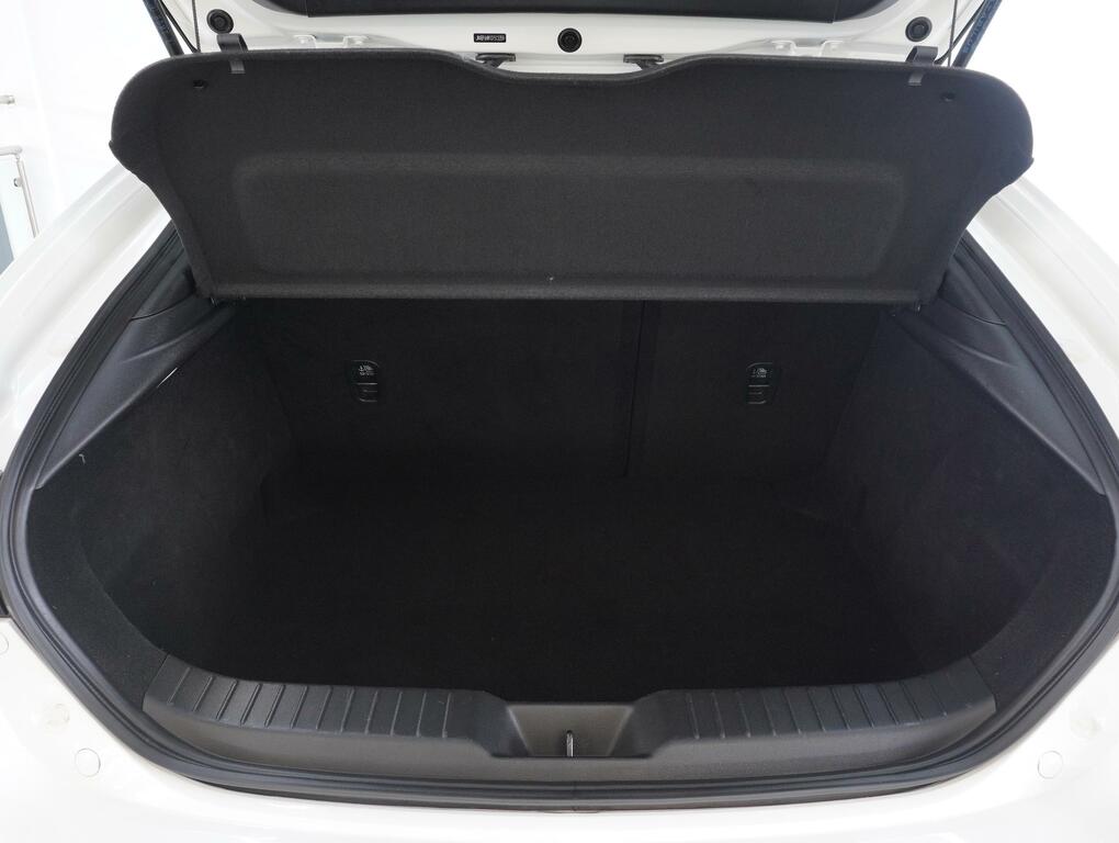 Mazda 3 Exclusive-line 140 Ps MJ25YPM White #6
