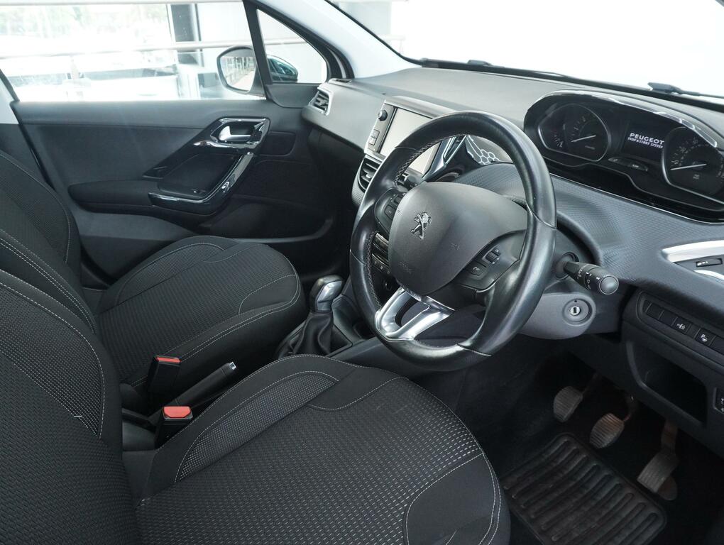 Peugeot 208 1.2 Puretech Tech Edition Hatchback Man YIG7097 White #3