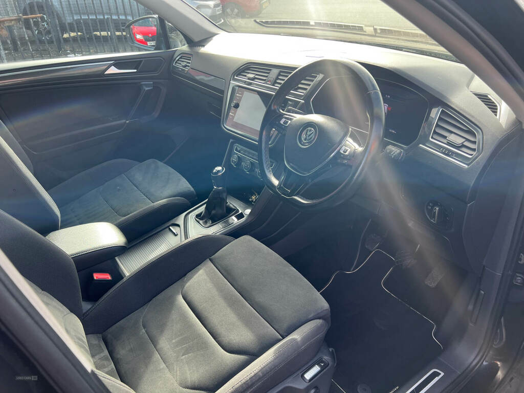 Volkswagen Tiguan Allspace 2.0 Tdi Sel CT68POU Black #6