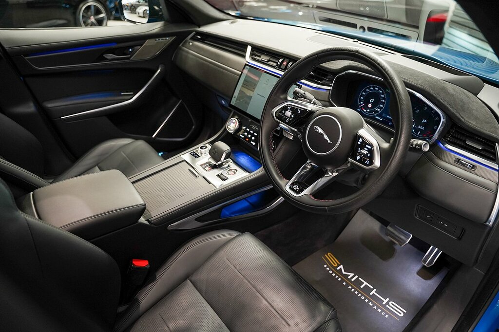 Jaguar F-Pace P550 V8 Svr VA24LJJ Blue #6