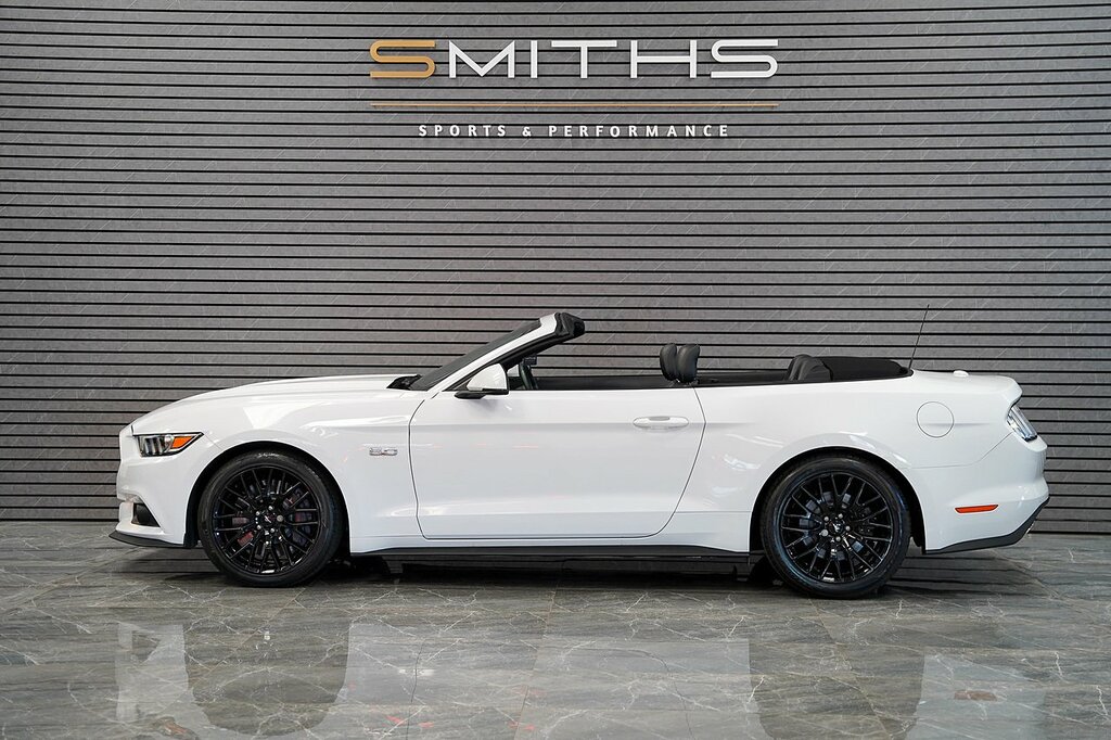 Ford Mustang V8 Gt White #2