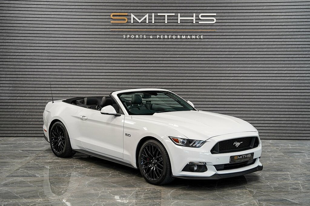 Ford Mustang V8 Gt White