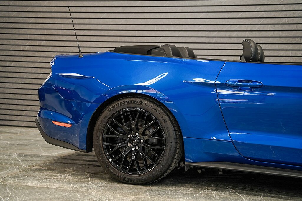 Ford Mustang V8 Gt Blue #2