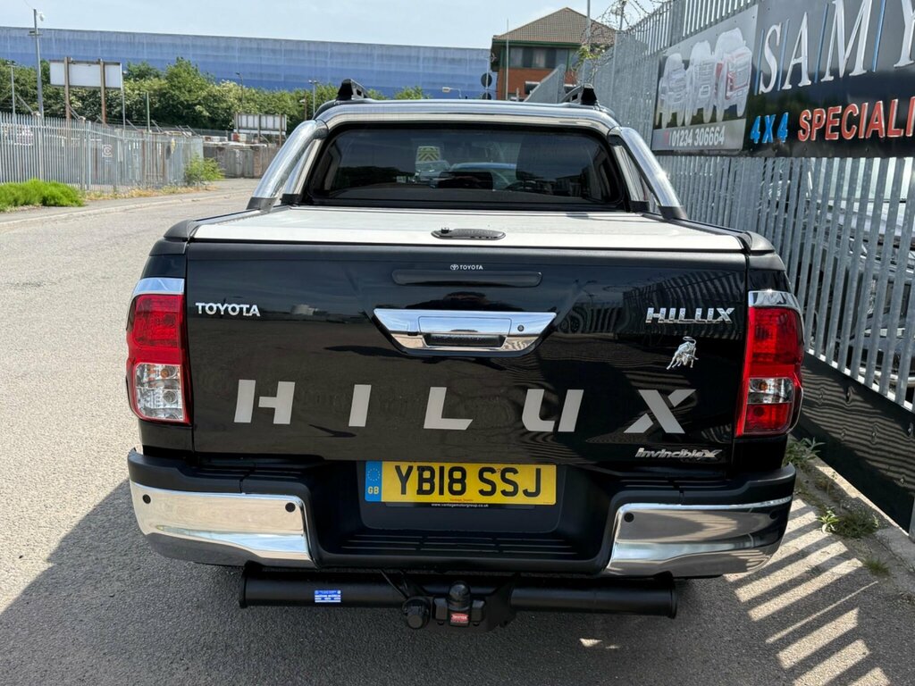 Toyota HILUX 2.4 D-4d Invincible X 4Wd Euro 6 Ss T Black #5