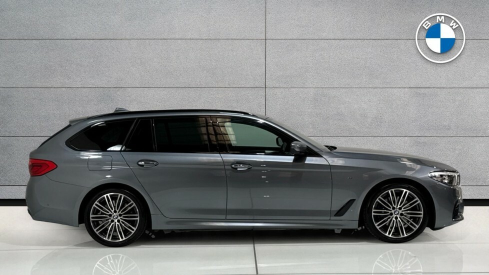 BMW 5 Series 530D M Sport Touring FY68OAS #5