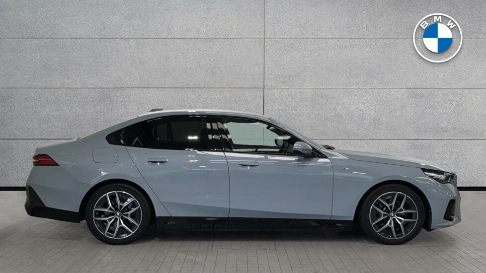 BMW 5 Series 530E M Sport Saloon KF24OFK Grey #5