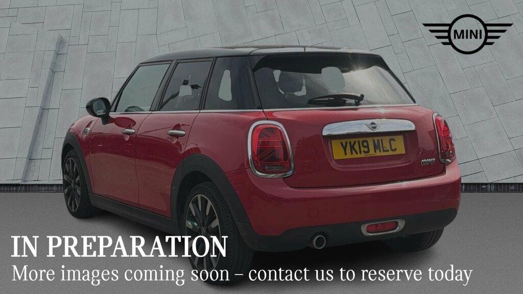 Mini Hatch 5-Door Hatch Cooper Exclusive Red
