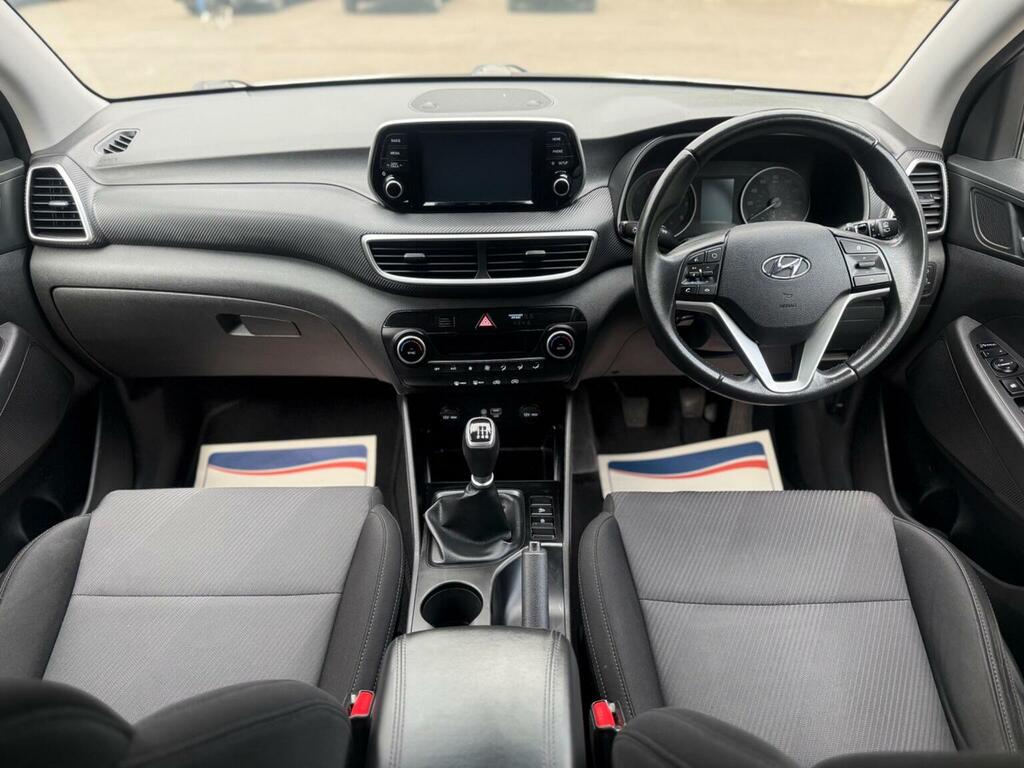 Hyundai Tucson Suv 1.6 Gdi S Connect Euro 6 Ss 201868 OV68XAT Silver #2