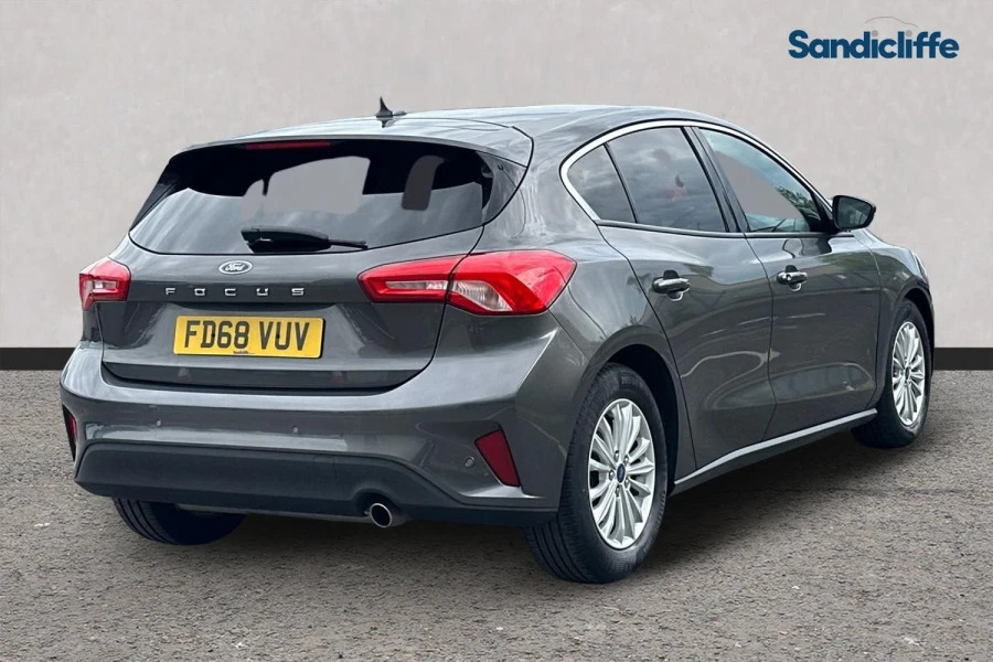 Ford Focus Focus 1.0 L Ecoboost Titanium 6Spd 125Ps FD68VUV Grey #4