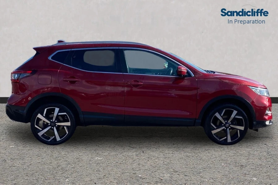 Nissan Qashqai Qashqai 1.5 Dci Tekna Hatchback SH67LHT Red #2