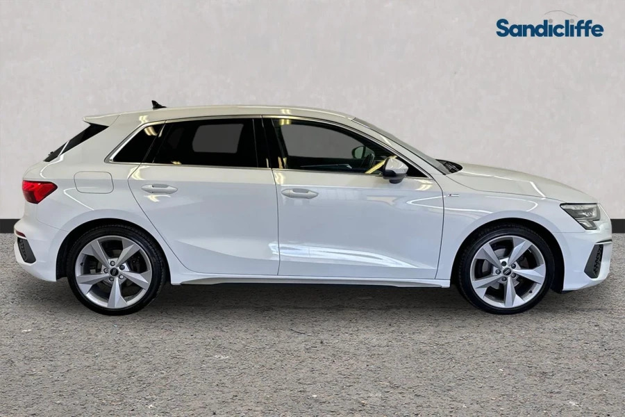 Audi A3 A3 35 Tfsi S Line S Tronic Hatchback VK72FTA White #3