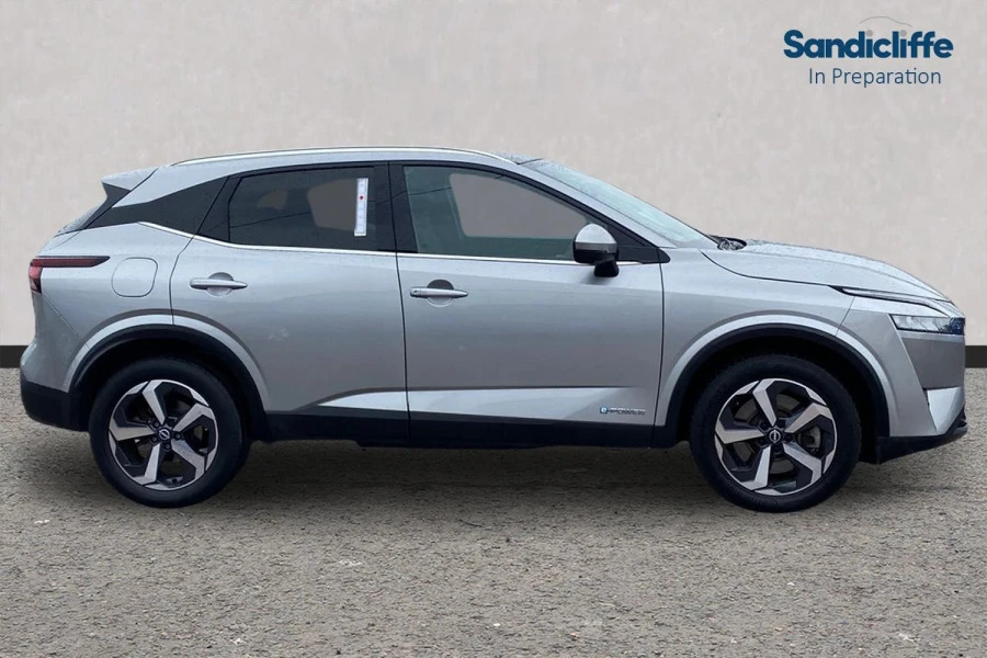 Nissan Qashqai Qashqai 1.5 E-power N-connecta Hatchback BF72JFO Silver #2