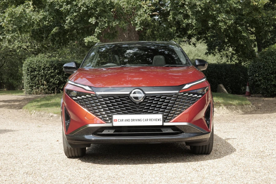 Nissan Qashqai Qashqai 1.3 Dig-t Mh N-connecta Hatchback DP74LJA Grey #2