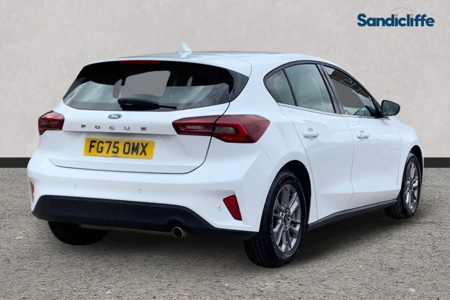 Ford Focus Focus Titanium 1.0L Ecoboost 155Ps Mhev Fwd FG75OMX White #4