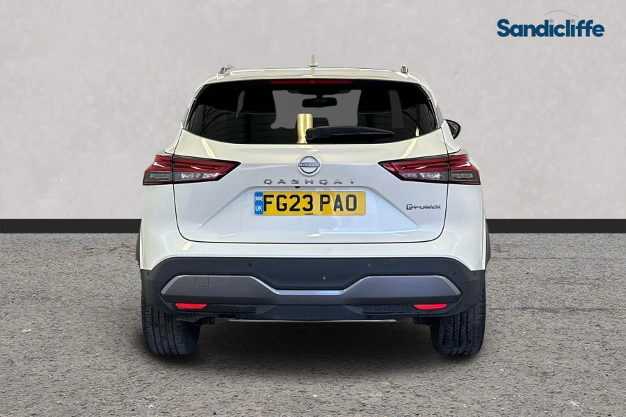 Nissan Qashqai Qashqai 1.5 E-power Tekna Hatchback FG23PAO White #4