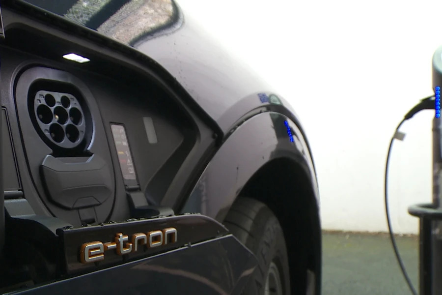 Audi E-tron E-tron 300Kw 55 Quattro 95Kwh Estate YG20NGJ Black #5