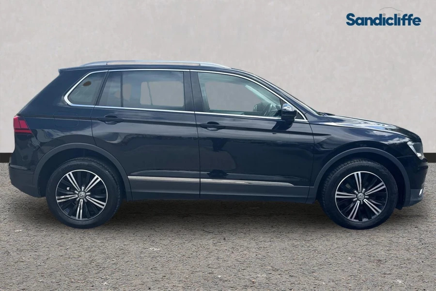 Volkswagen Tiguan Tiguan 2.0 Tdi 150 4Motion Se Nav Estate VE66CMU Black #3