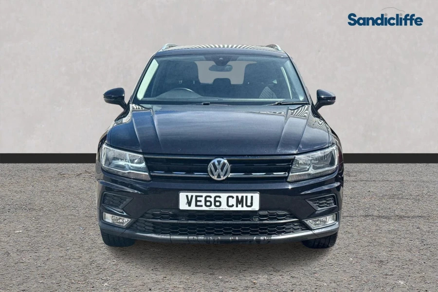 Volkswagen Tiguan Tiguan 2.0 Tdi 150 4Motion Se Nav Estate VE66CMU Black #2