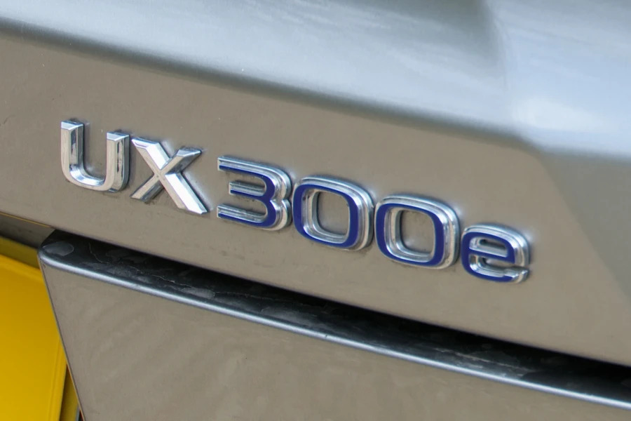 Lexus UX Ux 300E 150Kw 54.3 Kwh E-cvt Hatchback Silver #4