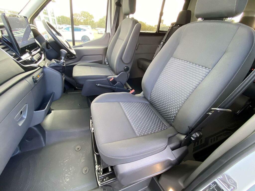 Ford Transit Custom 2.0 410 Ecoblue Limited Minibus Double Cab Die MW25JXZ White #4