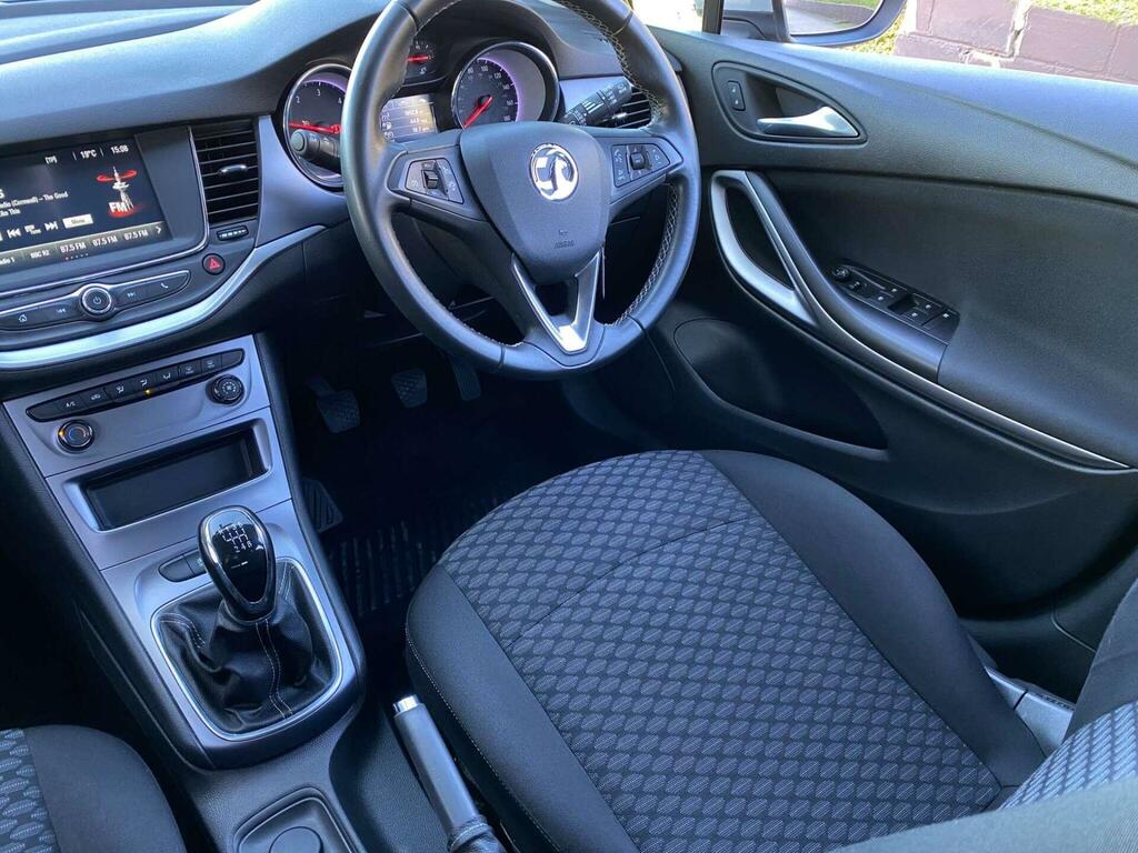 Vauxhall Astra 1.6 Cdti Ecotec Blueinjection Tech Line Nav Sports VU69WWP Silver #2