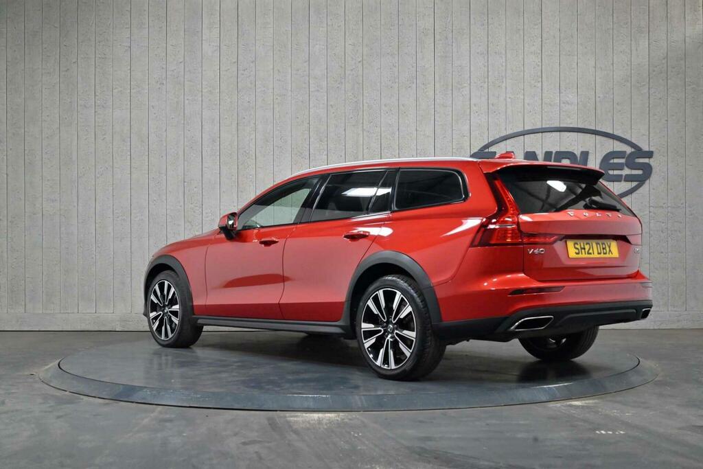 Volvo V60 Cross Country 2.0 B5 Mhev Awd Euro 6 Ss Red #3