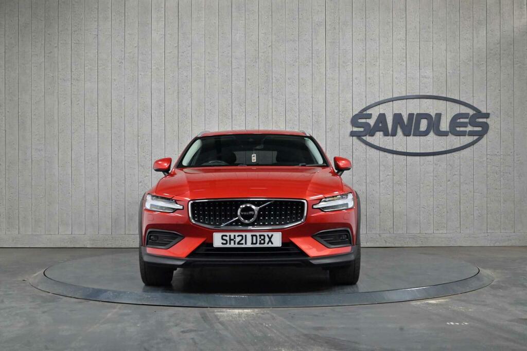 Volvo V60 Cross Country 2.0 B5 Mhev Awd Euro 6 Ss Red #4
