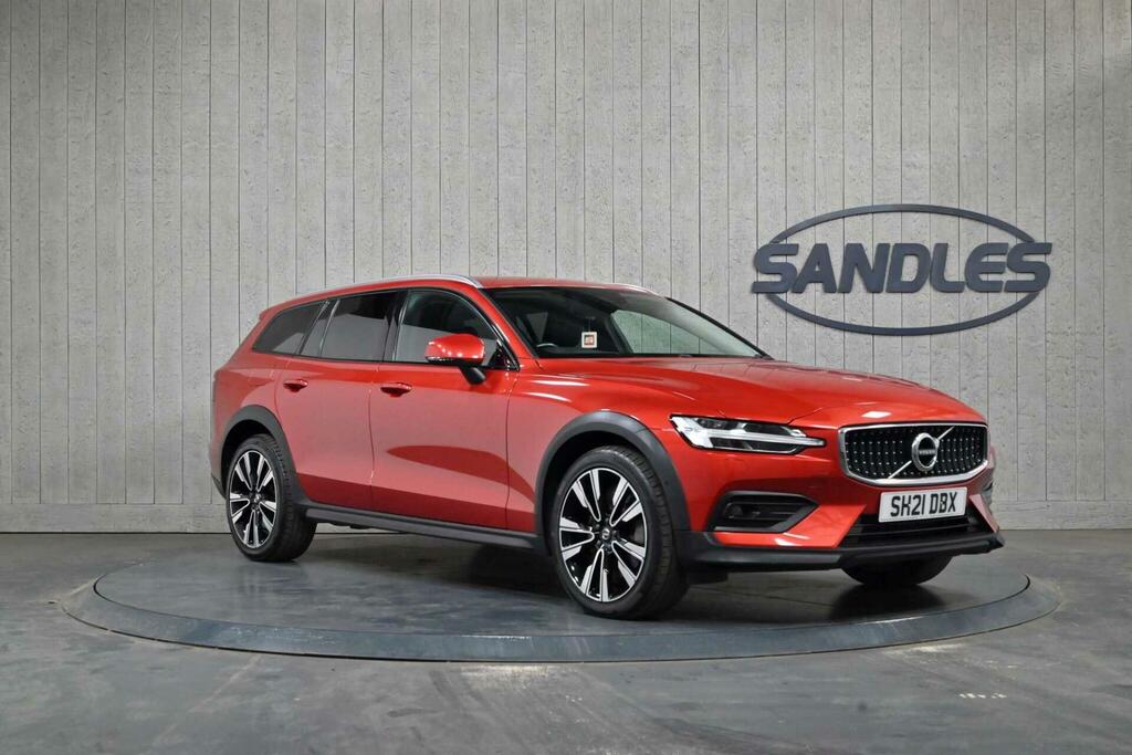 Volvo V60 Cross Country 2.0 B5 Mhev Awd Euro 6 Ss Red