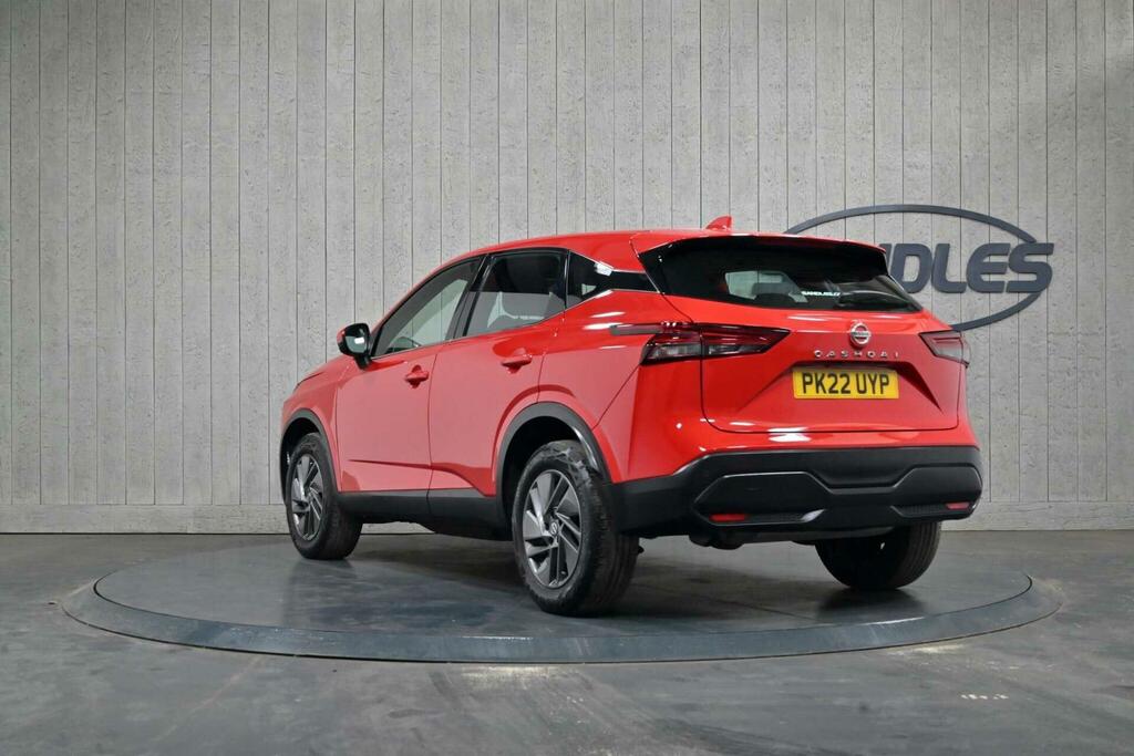 Nissan Qashqai 1.3 Dig-t Mhev Acenta Premium Euro 6 Ss PK22UYP Red #3