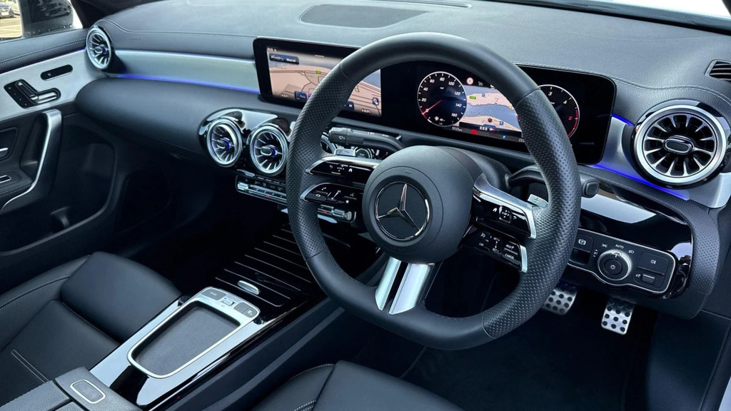 Mercedes-Benz CLA Class Cla 220 Amg Line Premium White #3