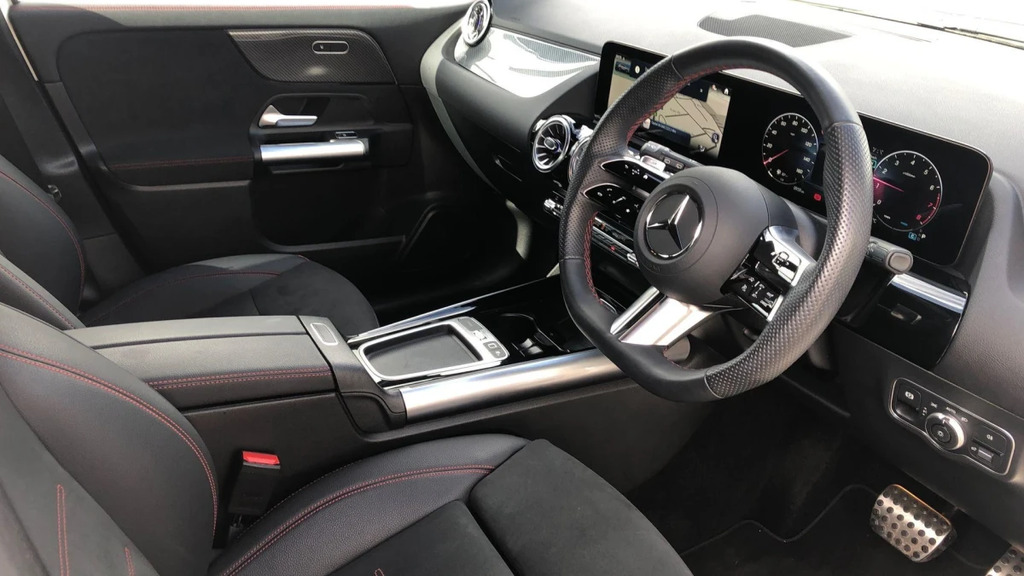 Mercedes-Benz GLA Class Gla 200 Amg Ln Executve M HG74FOJ White #3