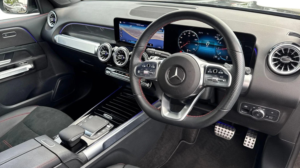 Mercedes-Benz GLB Class Glb 200 Amg Line Premium Black #3