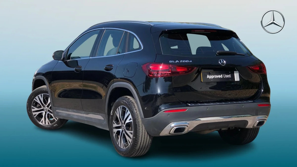Mercedes-Benz GLA Class Gla 200 Sport Executive D RF73AZR Black #2