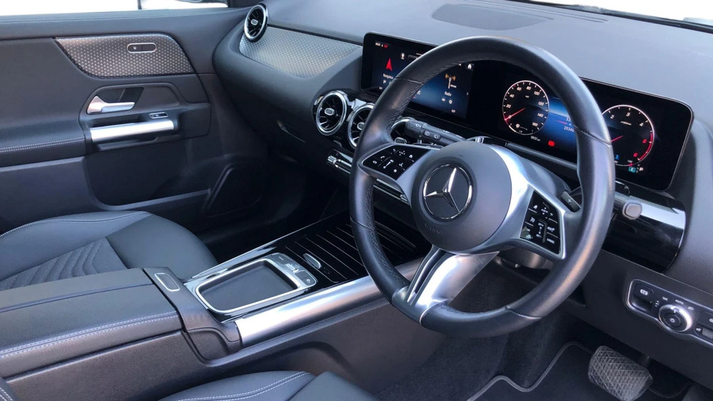 Mercedes-Benz GLA Class Gla 200 Sport Executive D RF73AZR Black #3