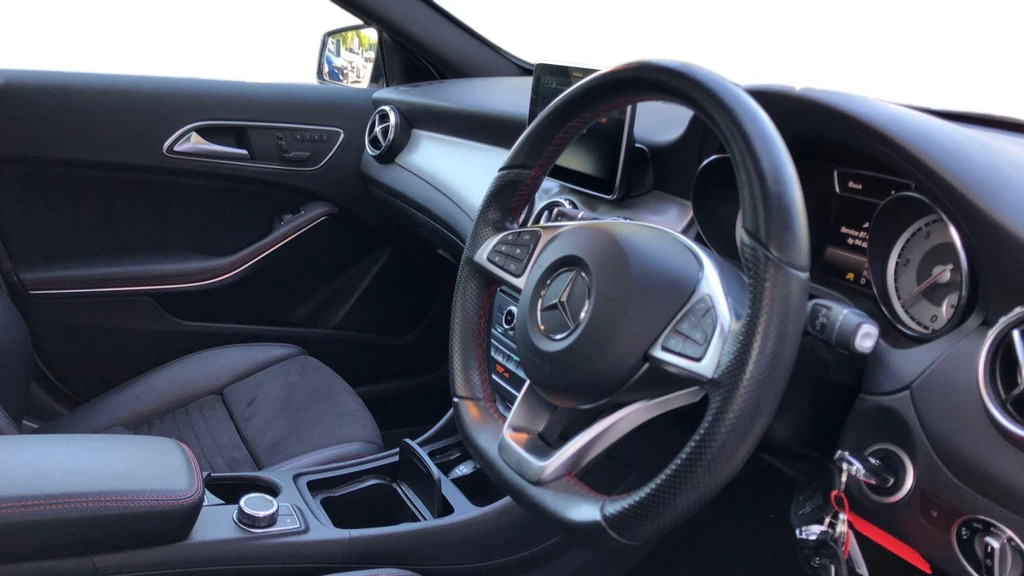 Mercedes-Benz GLA Class Gla 220 D 4Mat Amg Line P HX16OPN White #3