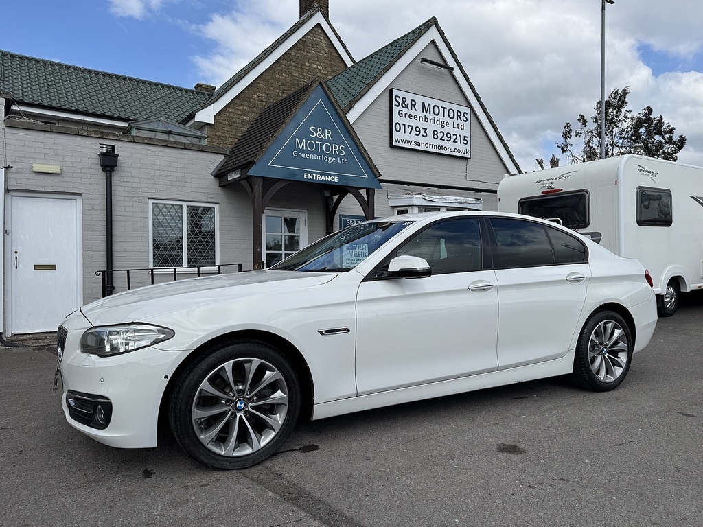 BMW 5 Series 520D Luxury VO15FJU White #2