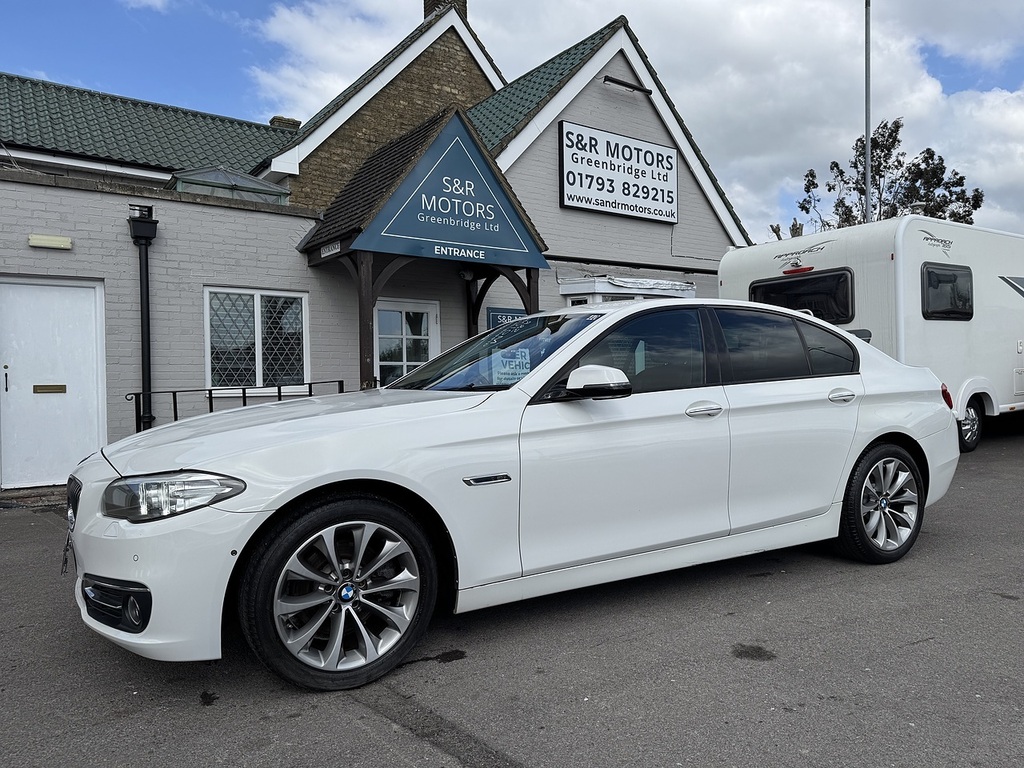 BMW 5 Series 520D Luxury VO15FJU White #3