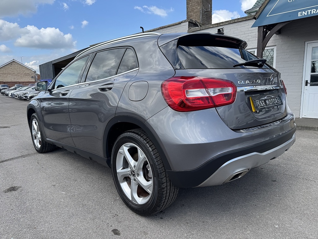 Mercedes-Benz GLA Class Gla200 Sport CN67OMW Grey #6