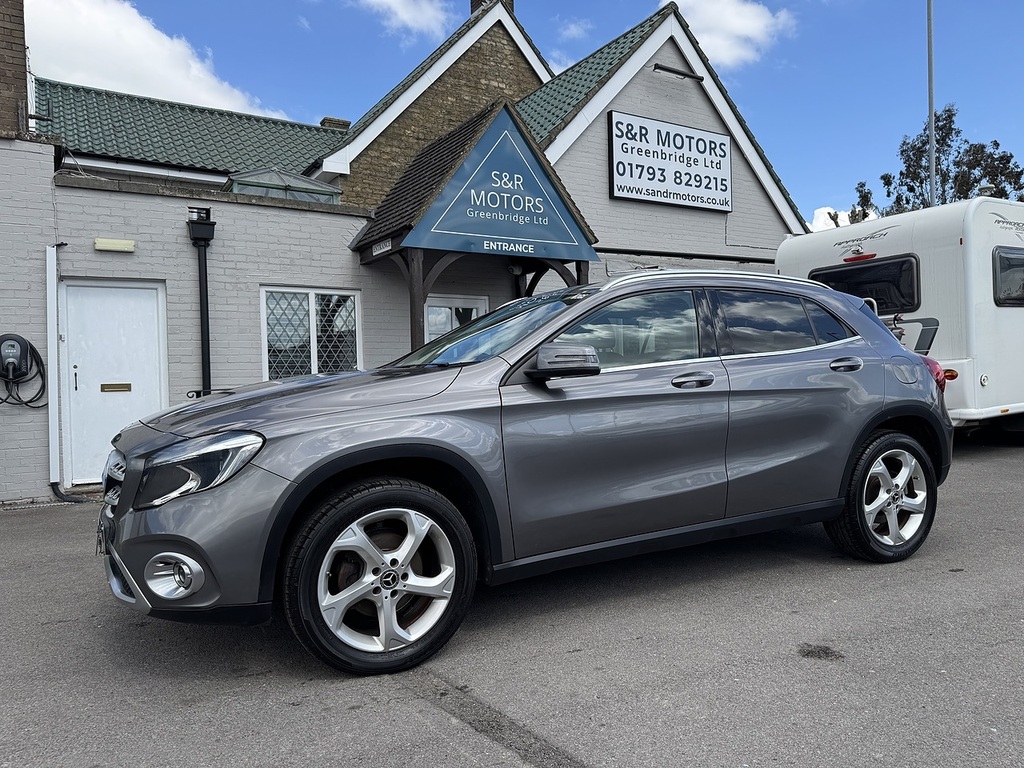 Mercedes-Benz GLA Class Gla200 Sport CN67OMW Grey #3