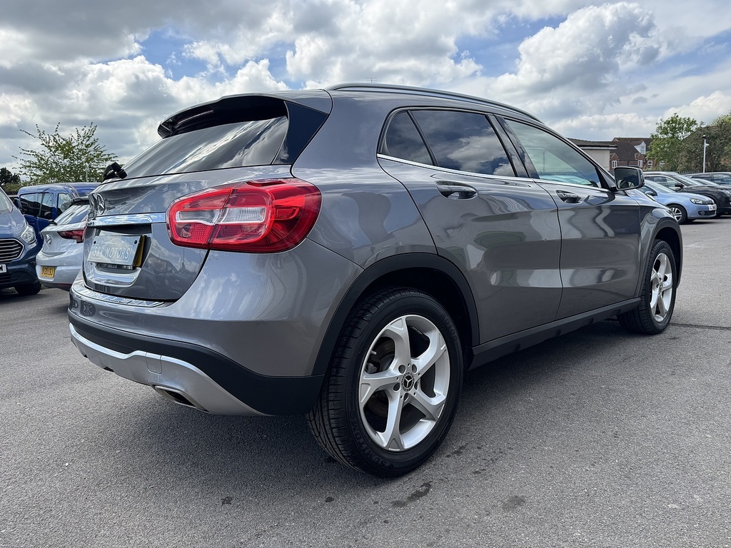 Mercedes-Benz GLA Class Gla200 Sport CN67OMW Grey #4