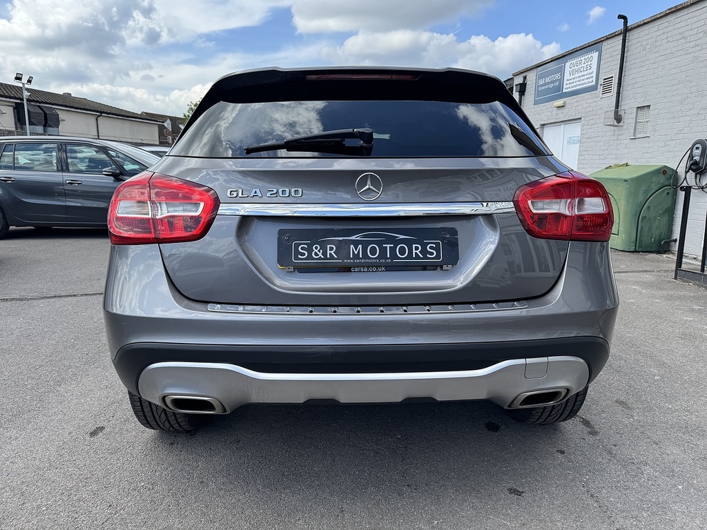 Mercedes-Benz GLA Class Gla200 Sport CN67OMW Grey #5