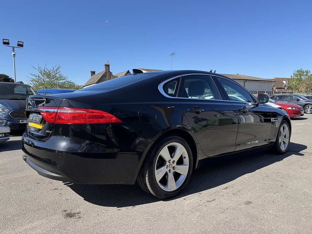 Jaguar XF D Portfolio OW66ATU Black #3