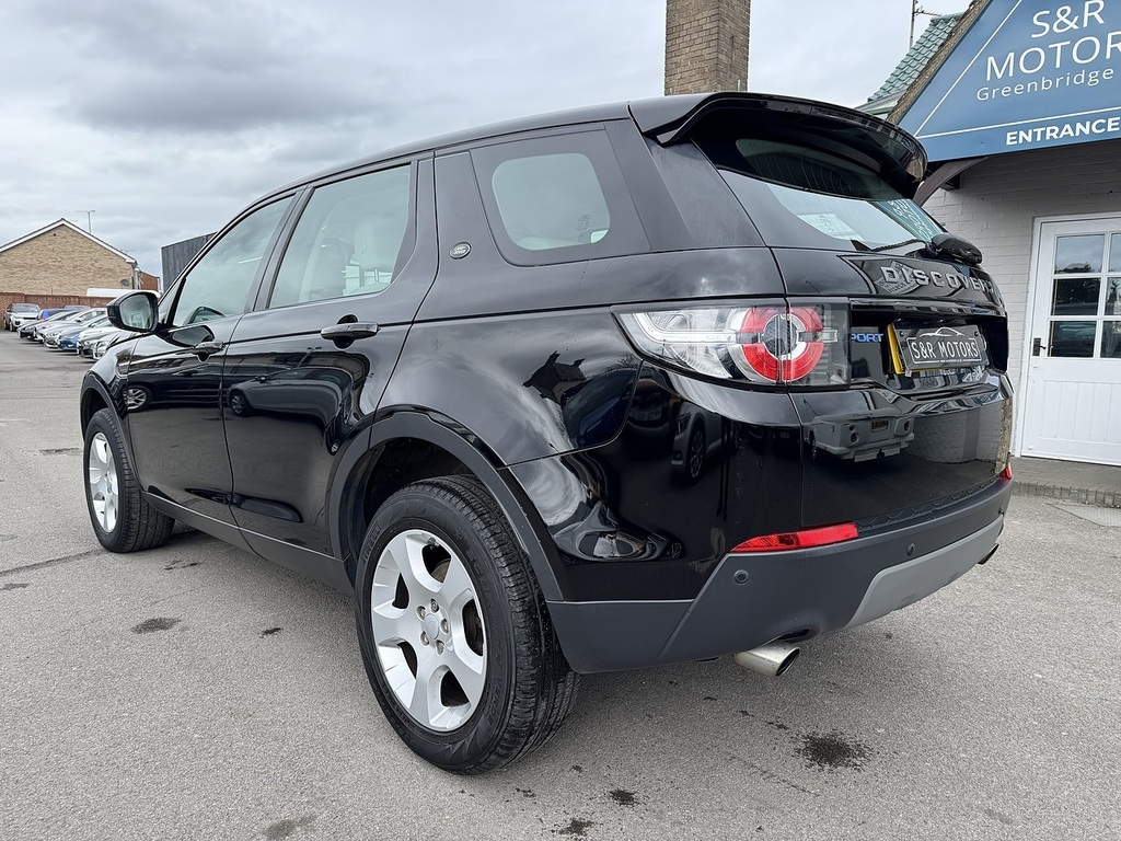 Land Rover Discovery Sport Ed4 Se Tech GF67HFA Black #6