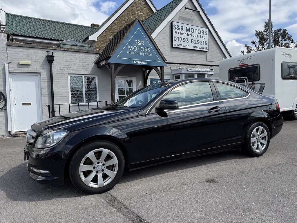 Mercedes-Benz C Class C220 Cdi Executive Se FL64PJX Black #2