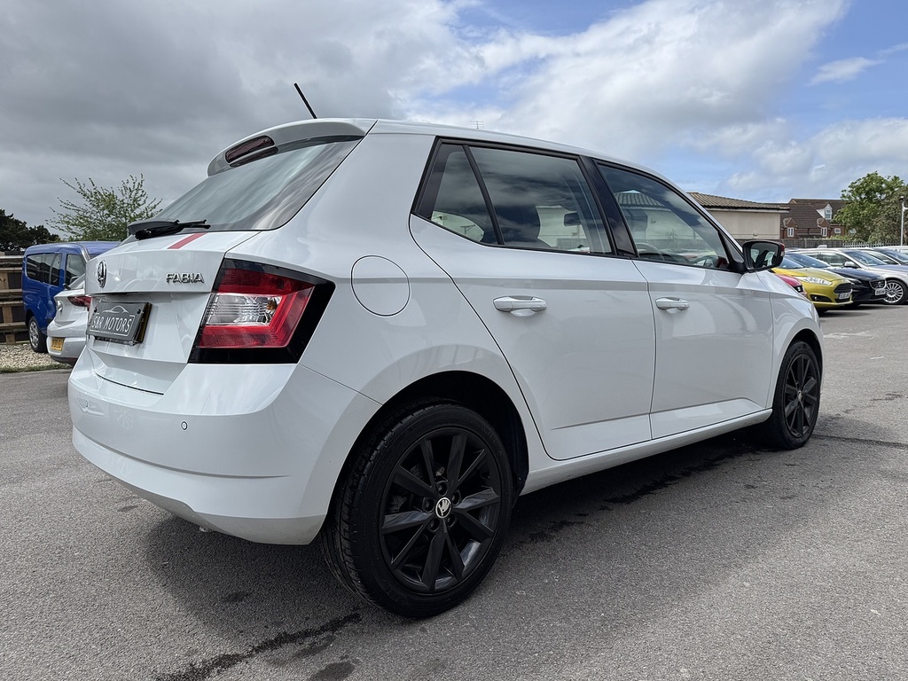 Skoda Fabia Tsi Redline YY67WWT White #4